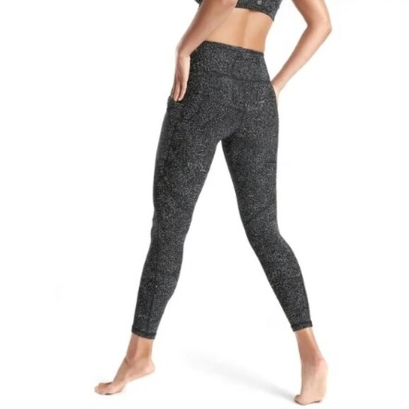 Athleta Salutation Stash Pocket Rainwater Tight, SP - Picture 2 of 6